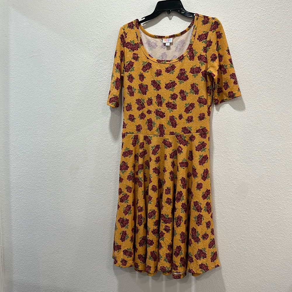 ⭐️ 3/$12 LulaRoe dress